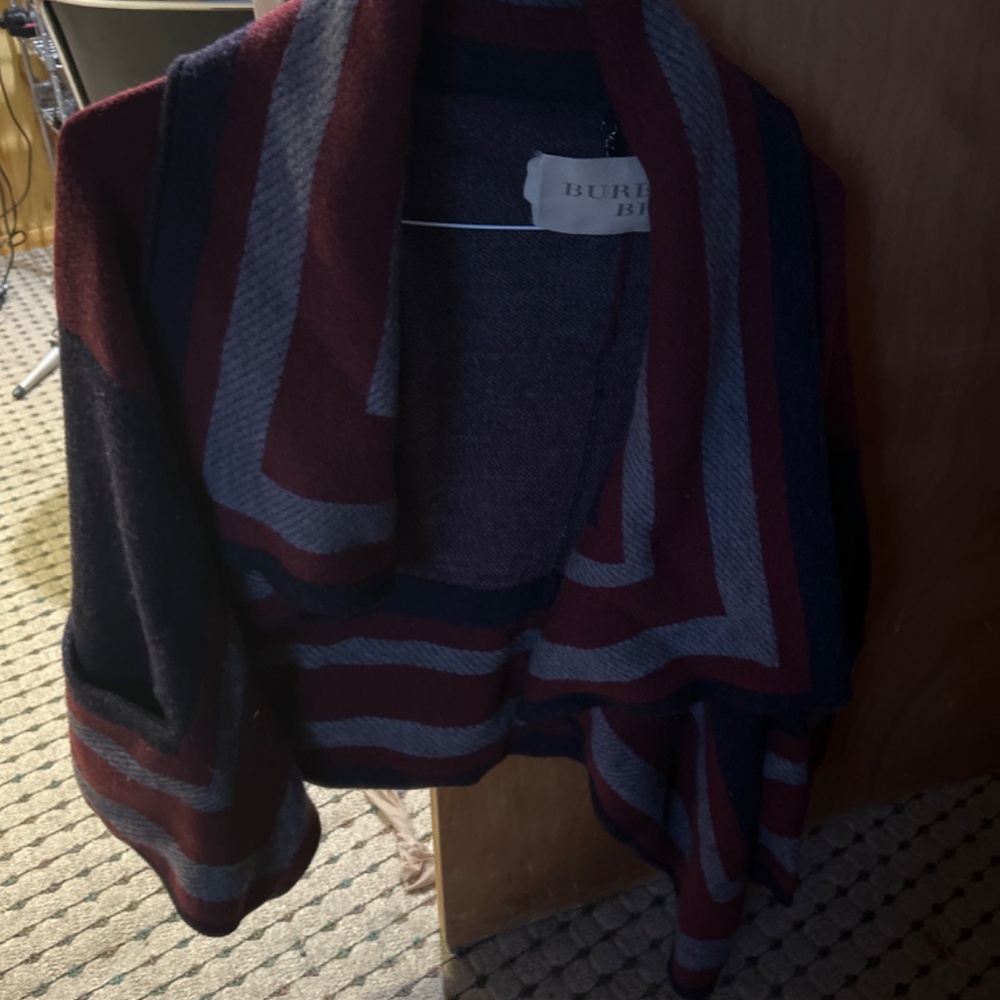 Burberry Sweater - Picture 2 of 3